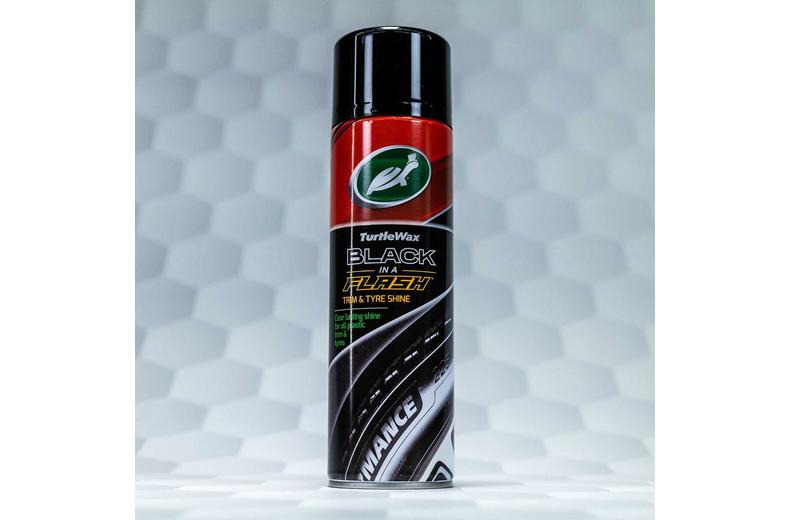 Turtle Wax Black In a Flash Trim & Tyre Wax 500ML Turtle Wax Black In a Flash Trim & Tyre Wax 500ML