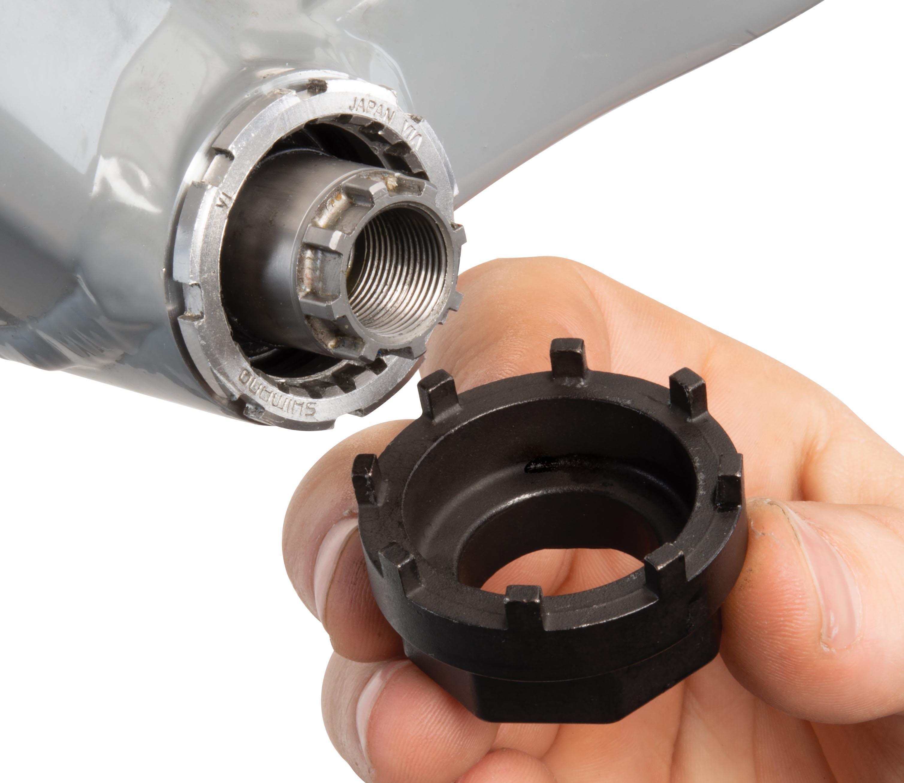 BBT-18 - Bottom Bracket Tool 8-Tooth Splines: Shimano & Isis Sealed Cartridge