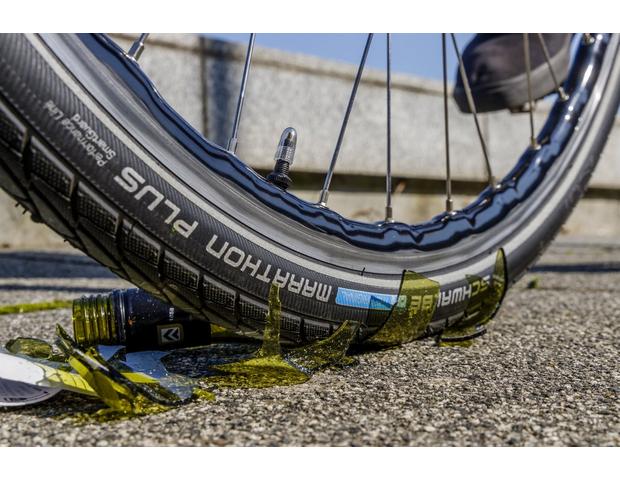 Drama voetstappen Alexander Graham Bell Schwalbe Marathon Plus Bike Tyre 700x25c | Halfords UK