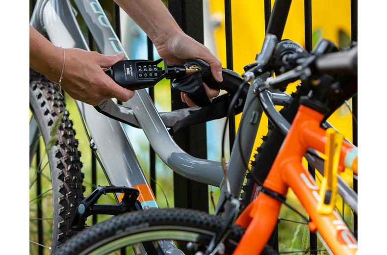 Hiplok Spin Wearable Chain Lock - Black Hiplok Spin Wearable Chain Lock - Black