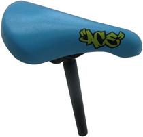 Halfords Apollo Ace Saddle