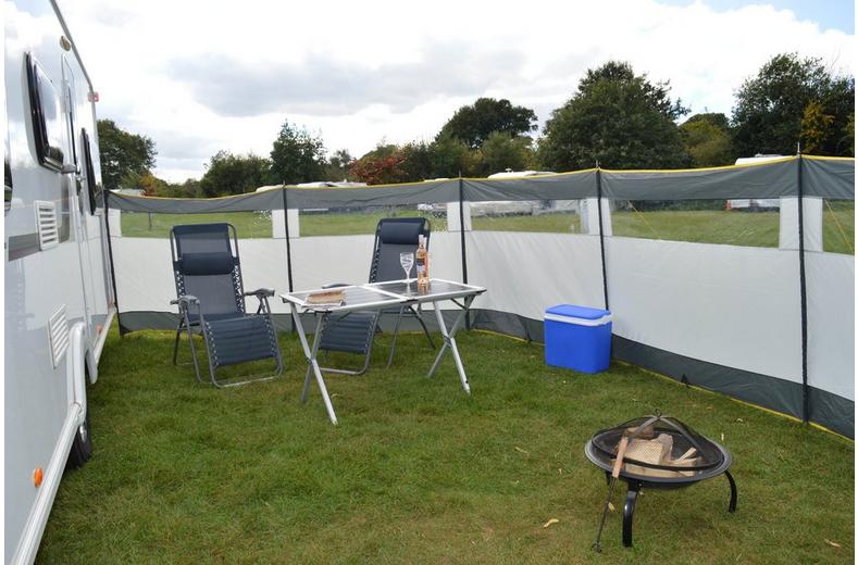 Maypole Steel Poled 5 Panel Windbreak Maypole Steel Poled 5 Panel Windbreak