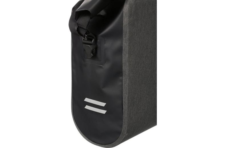 Halfords Advanced Waterproof Pannier Bag Halfords Advanced Waterproof Pannier Bag