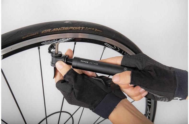 Topeak Roadie 2 Stage Mini Pump, Black Topeak Roadie 2 Stage Mini Pump, Black