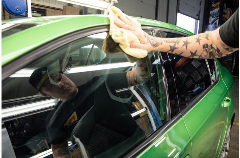 Meguiars Perfect Clarity Glass Cleaner 473ml Meguiars Perfect Clarity Glass Cleaner 473ml