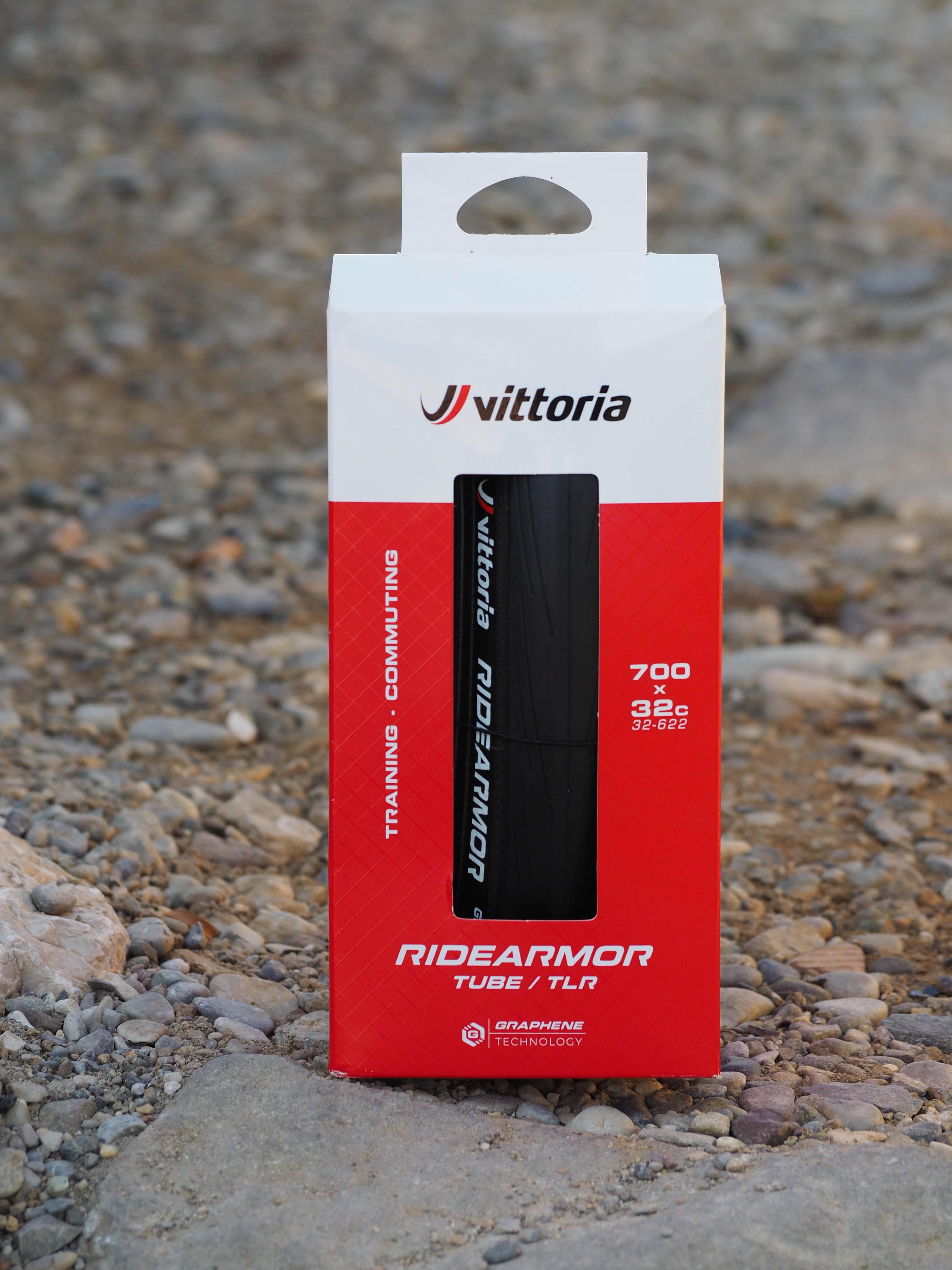 Vittoria Ridearmor TLR Tyre, 700x26c | Halfords UK