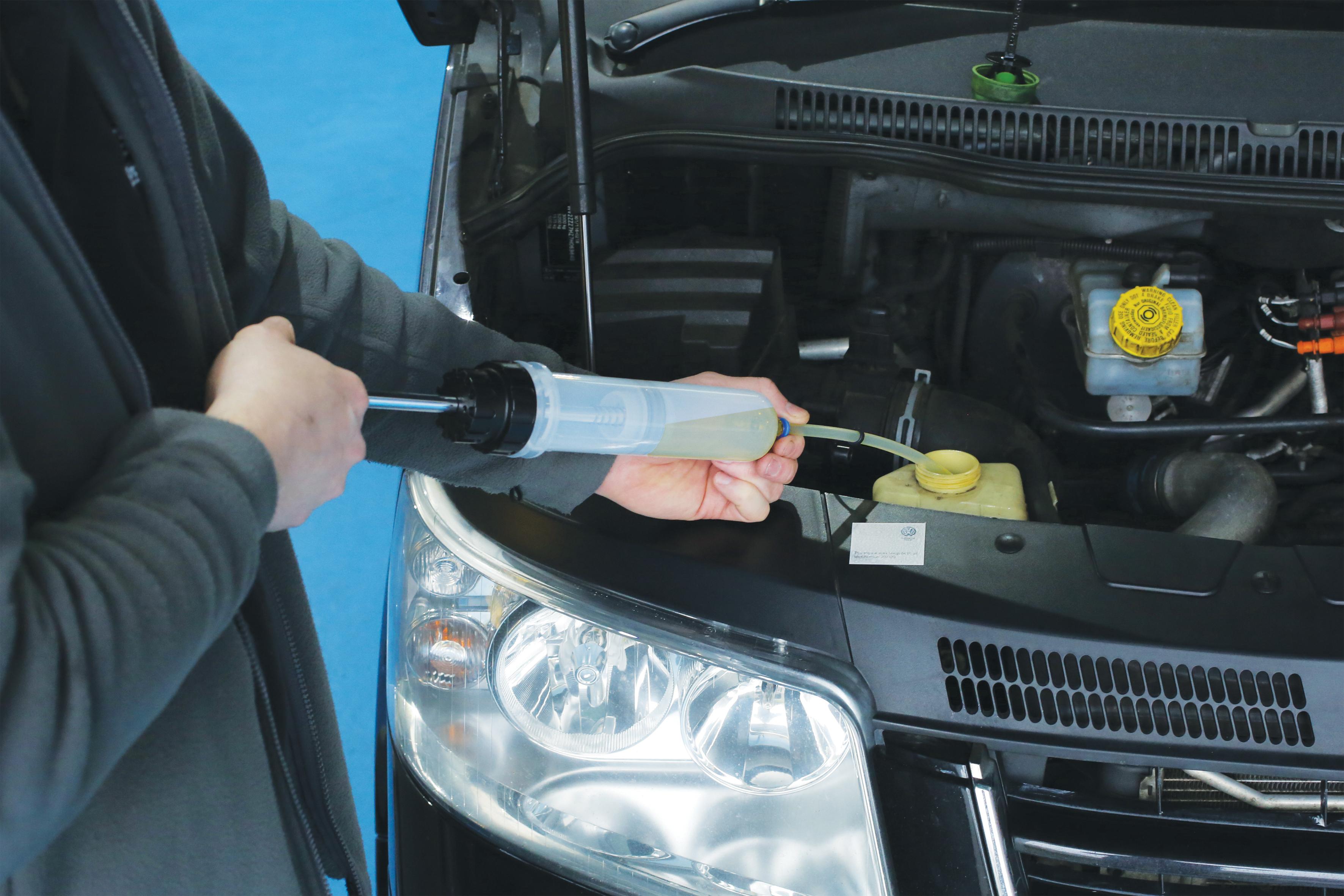 Multi-Purpose Oil Transfer Syringe 200cc