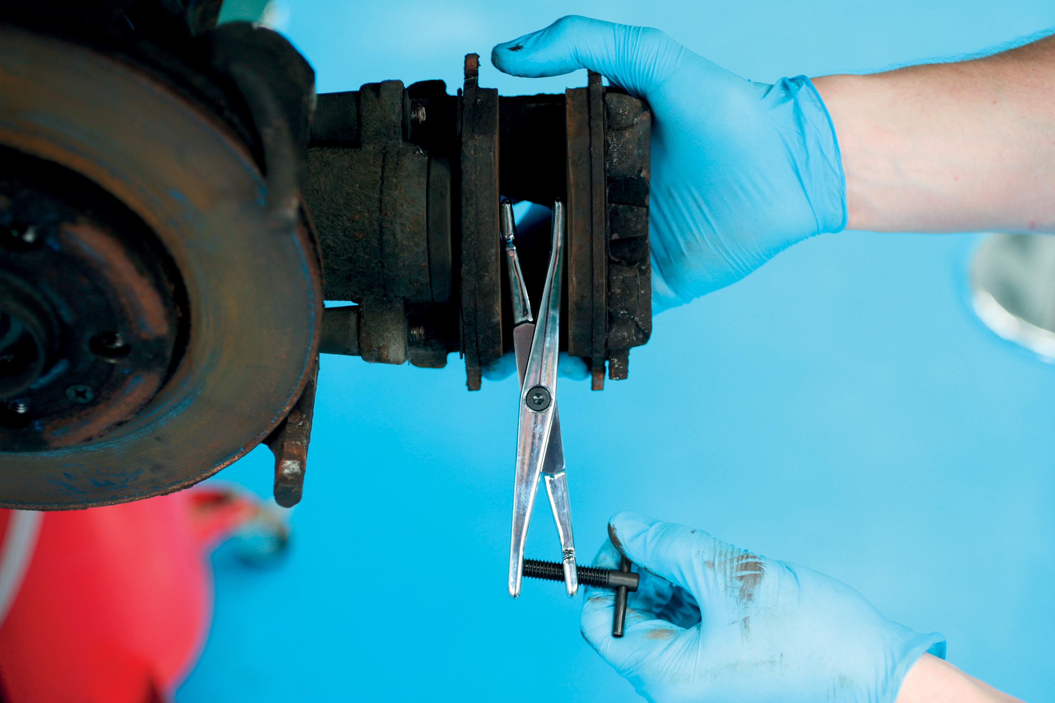 Laser Disc Brake Pad Spreader