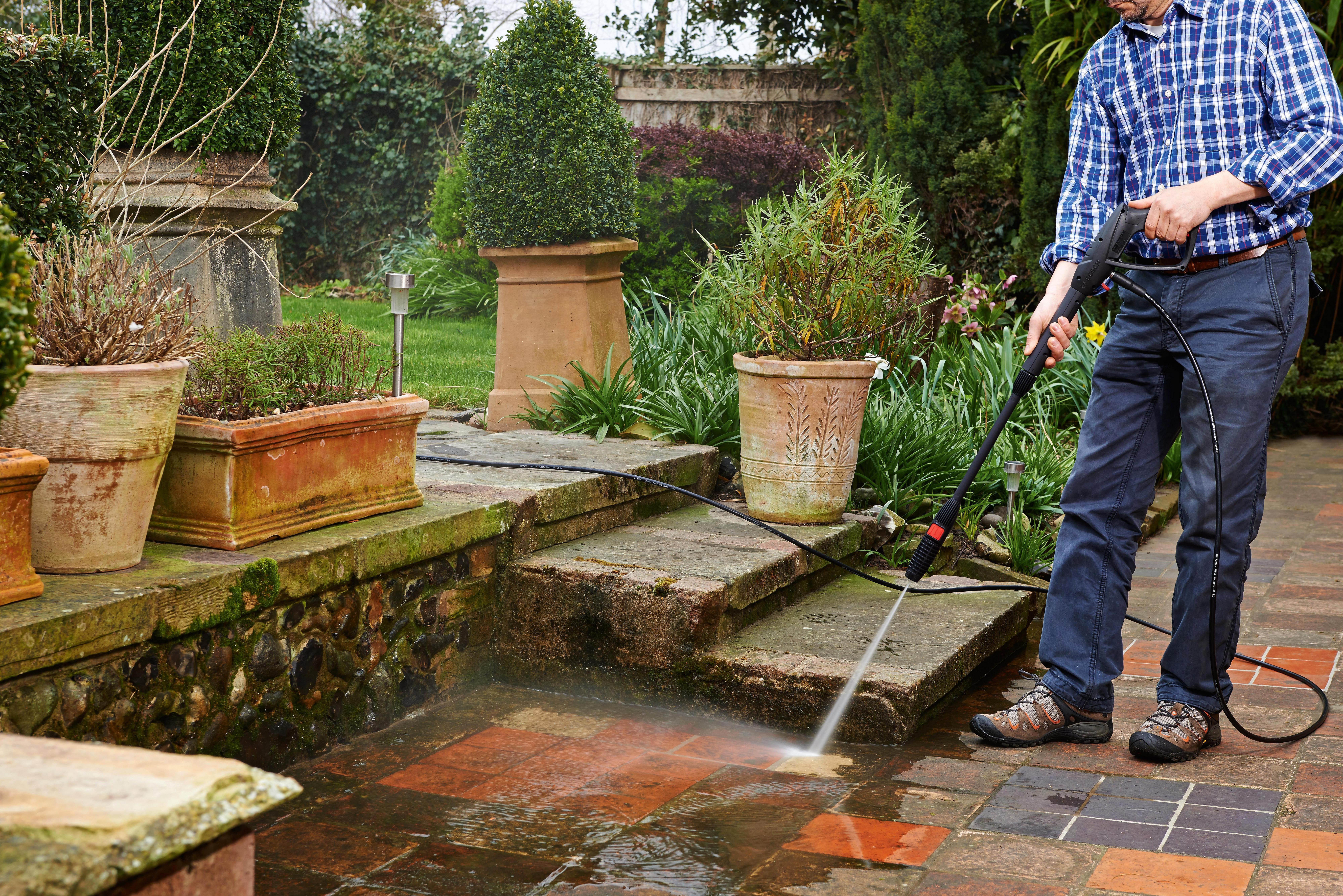 Bosch EasyAquatak 100 Pressure Washer