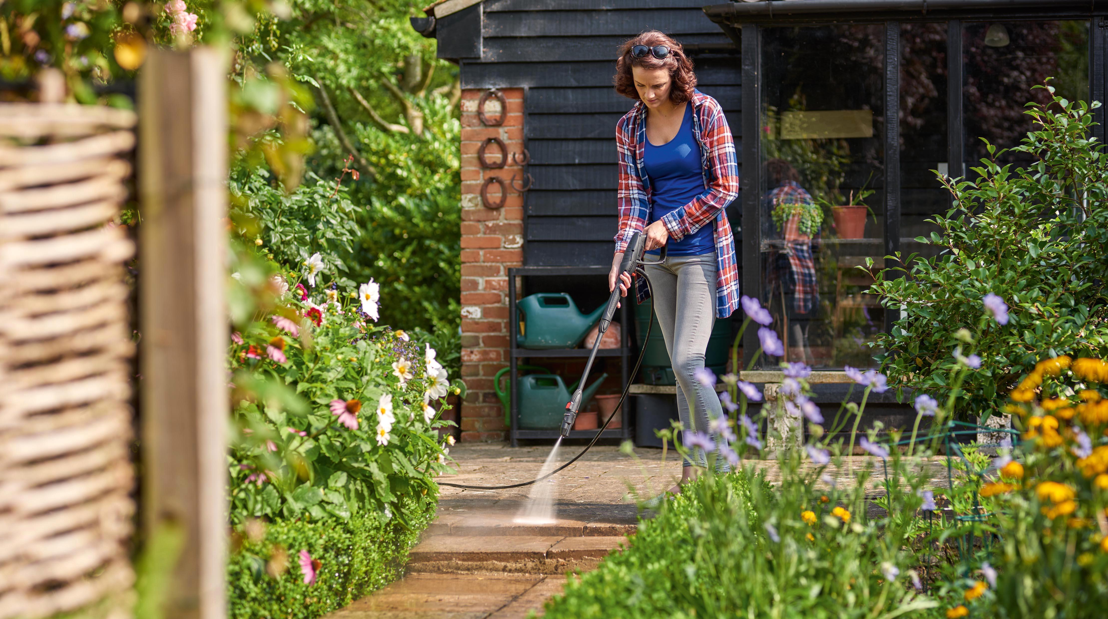 Bosch EasyAquatak 100 Pressure Washer