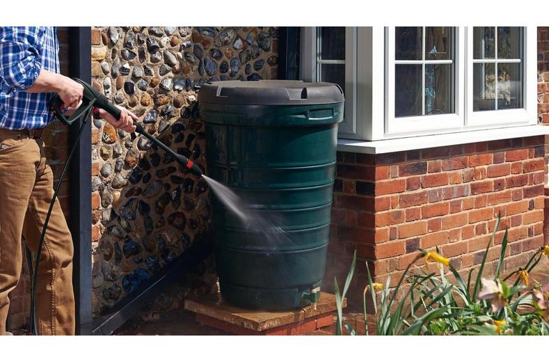 Bosch EasyAquatak 100 Pressure Washer Bosch EasyAquatak 100 Pressure Washer