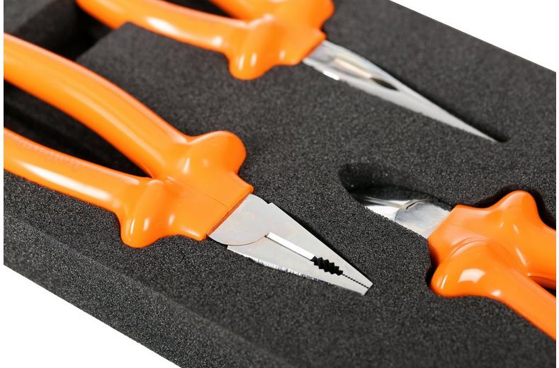 Halfords Advanced EV 1000V Insulated 3 Piece Plier Set Halfords Advanced EV 1000V Insulated 3 Piece Plier Set