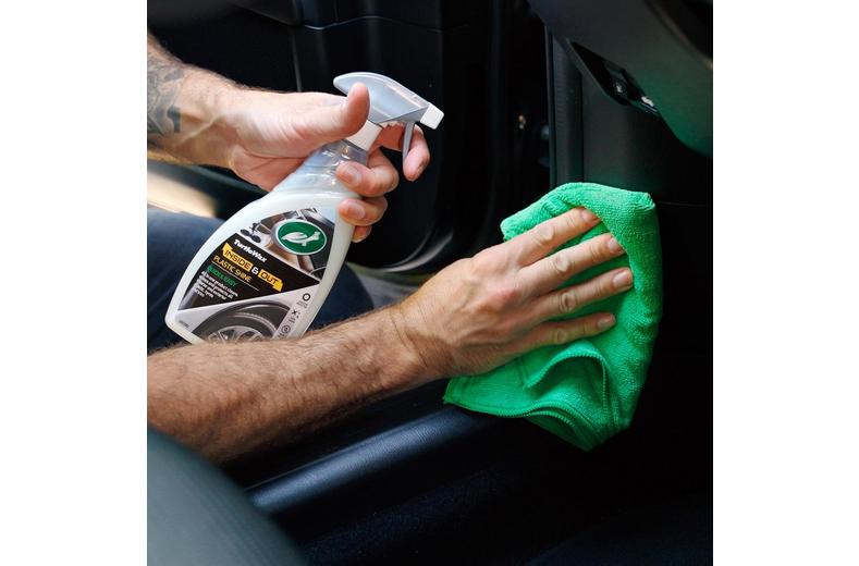 Turtle Wax Inside & Out Plastic Shine 500Ml Turtle Wax Inside & Out Plastic Shine 500Ml