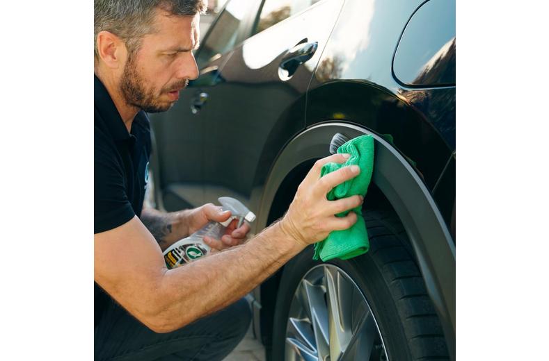 Turtle Wax Inside & Out Plastic Shine 500Ml Turtle Wax Inside & Out Plastic Shine 500Ml