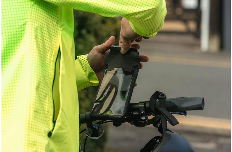 Halfords Advanced Waterproof Phone Mount Halfords Advanced Waterproof Phone Mount
