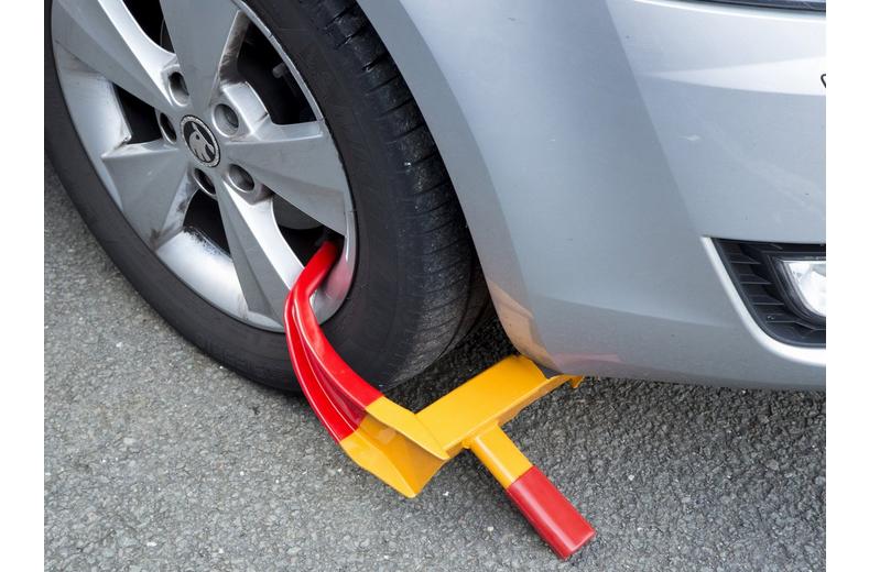 Halfords Wheel Clamp Lock Halfords Wheel Clamp Lock
