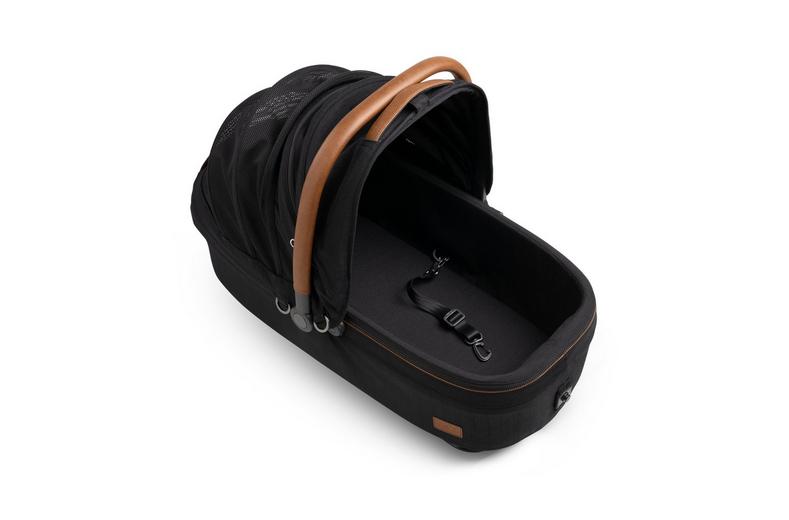 Tavo Maeve Medium Dog Car Seat with Car Seat Base - Rigid Onyx Tavo Maeve Medium Dog Car Seat with Car Seat Base - Rigid Onyx