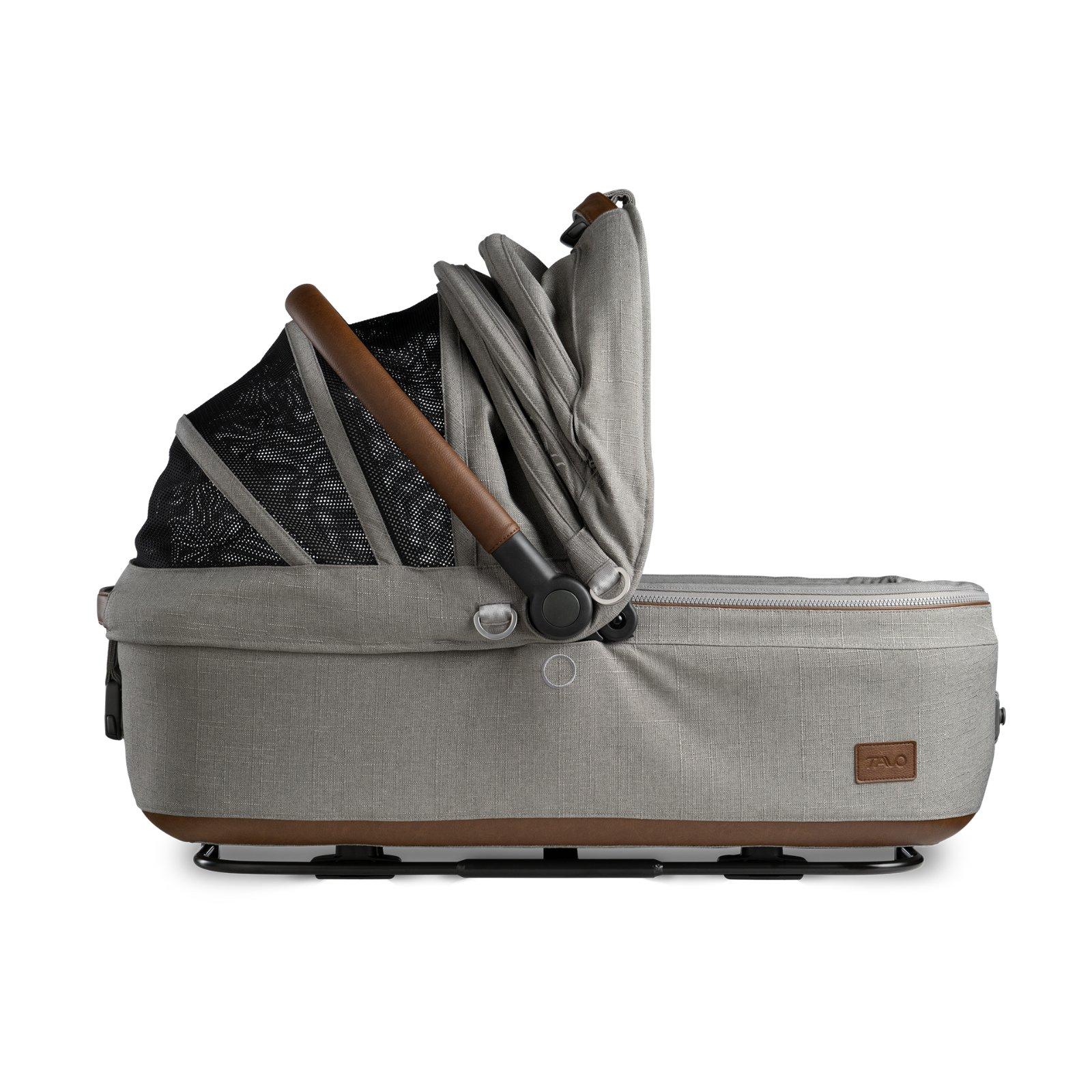 Tavo Maeve Medium Dog Car Seat with Car Seat Base - Rigid Merle