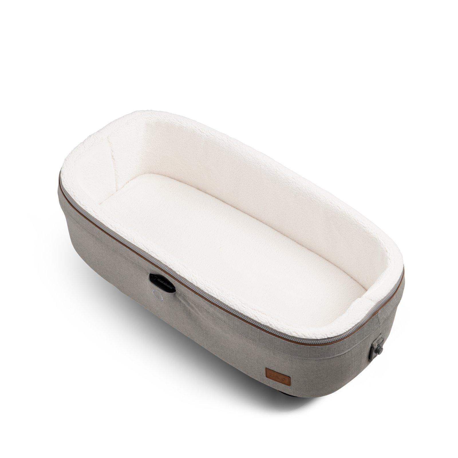 Tavo Maeve Medium Dog Car Seat with Car Seat Base - Rigid Merle