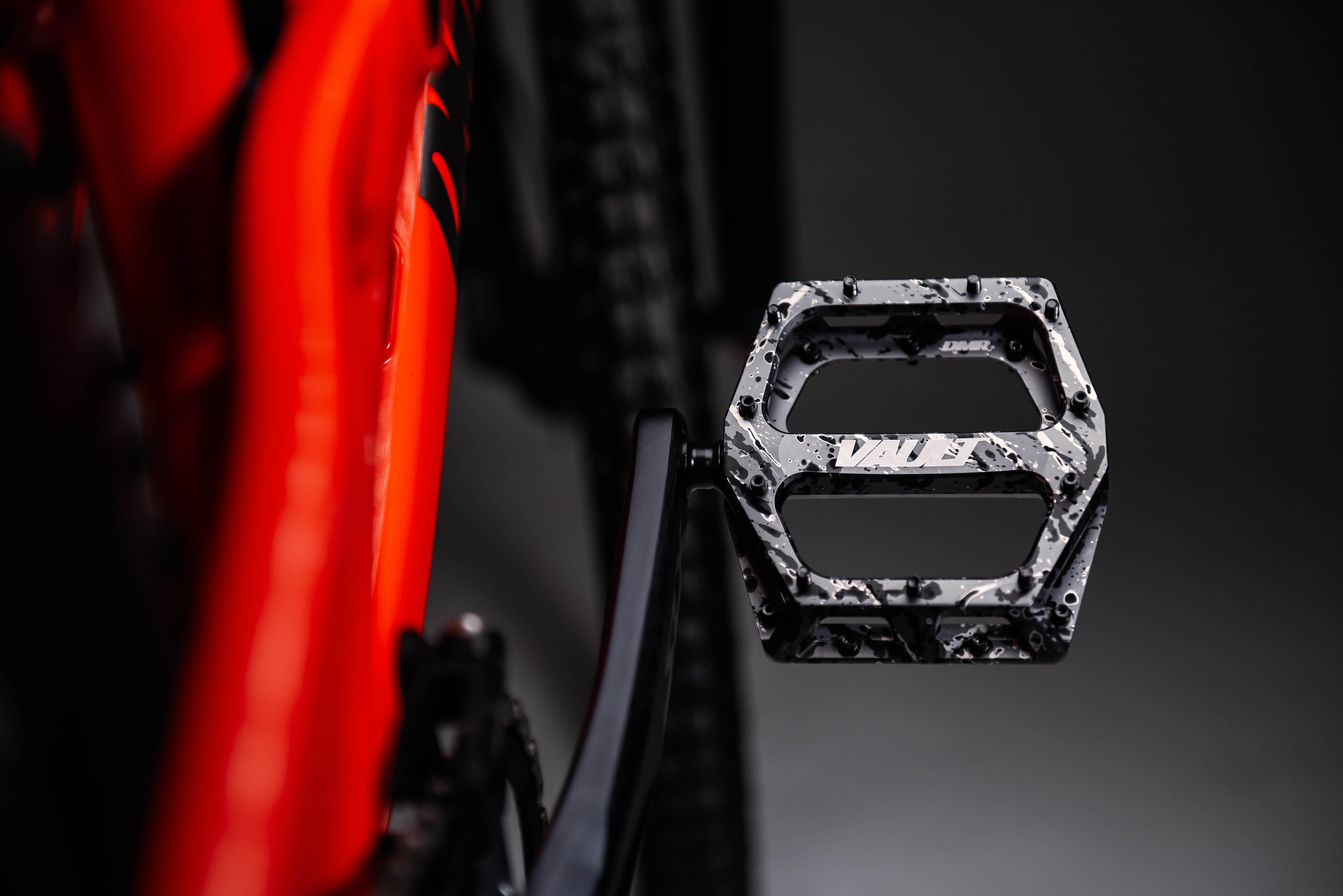 DMR Vault Pedals, Liquid Camo Green