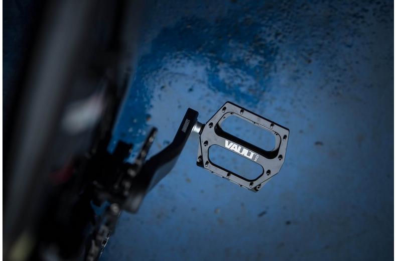 DMR Vault Midi Pedals, Red DMR Vault Midi Pedals, Red