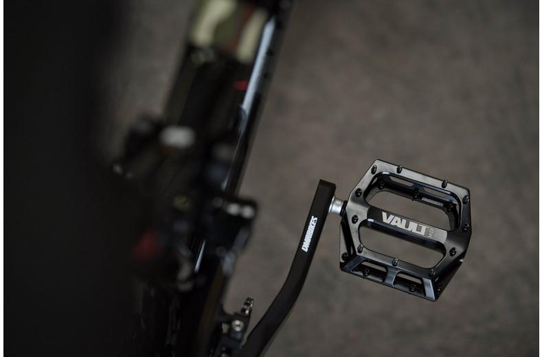 DMR Vault Midi Pedals, Red DMR Vault Midi Pedals, Red