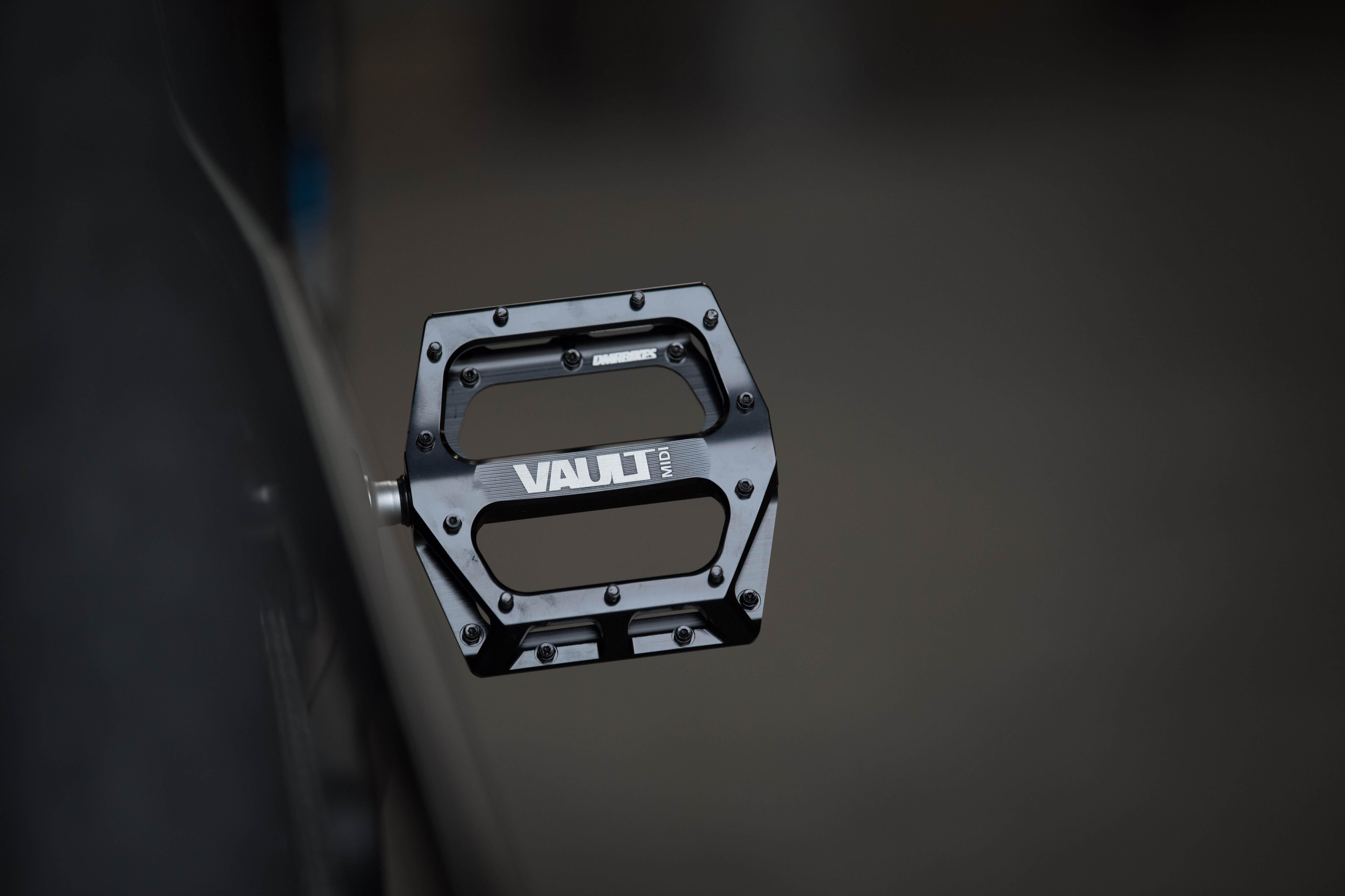 DMR Vault Midi Pedals, Red