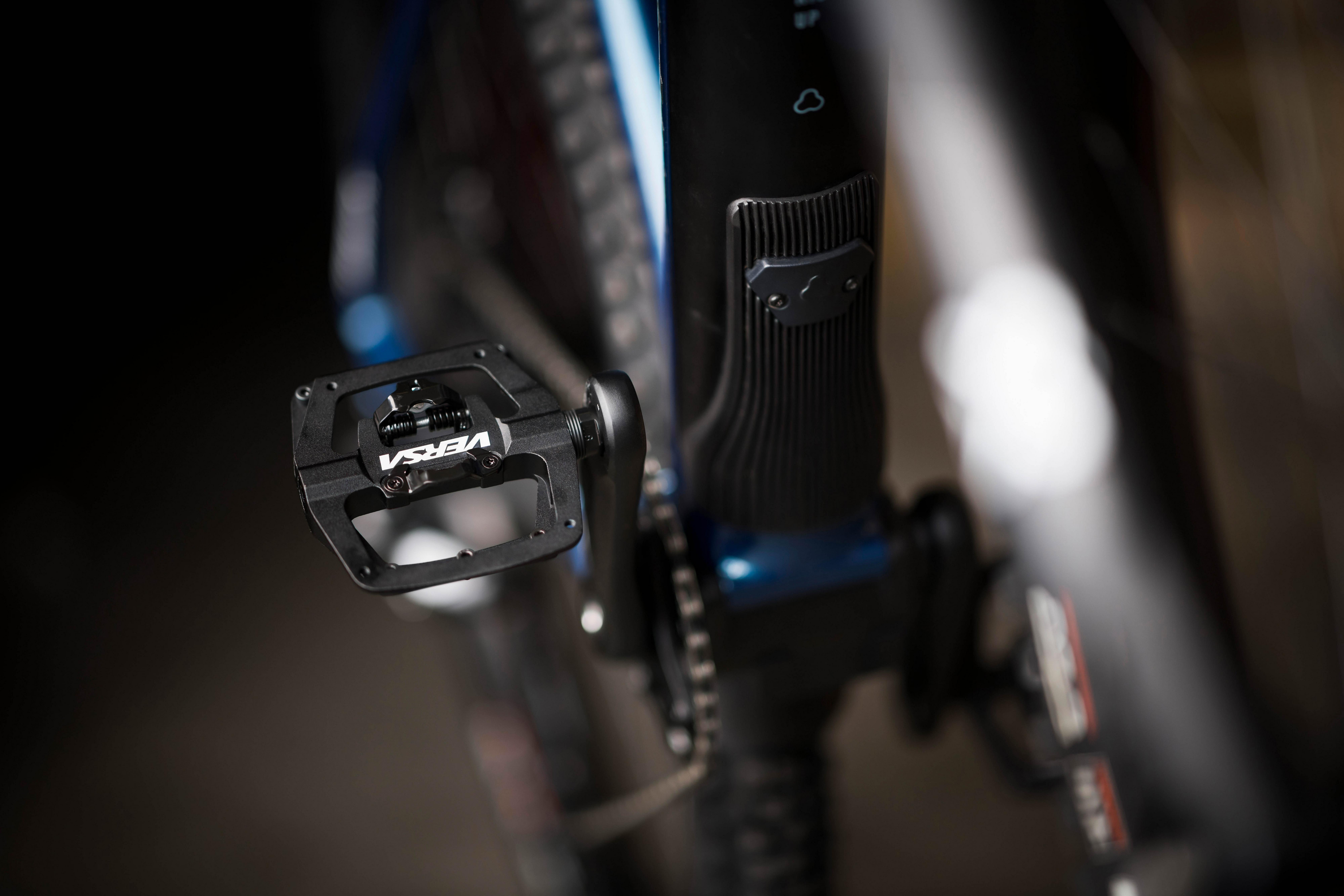 DMR Versa Pedals, Red