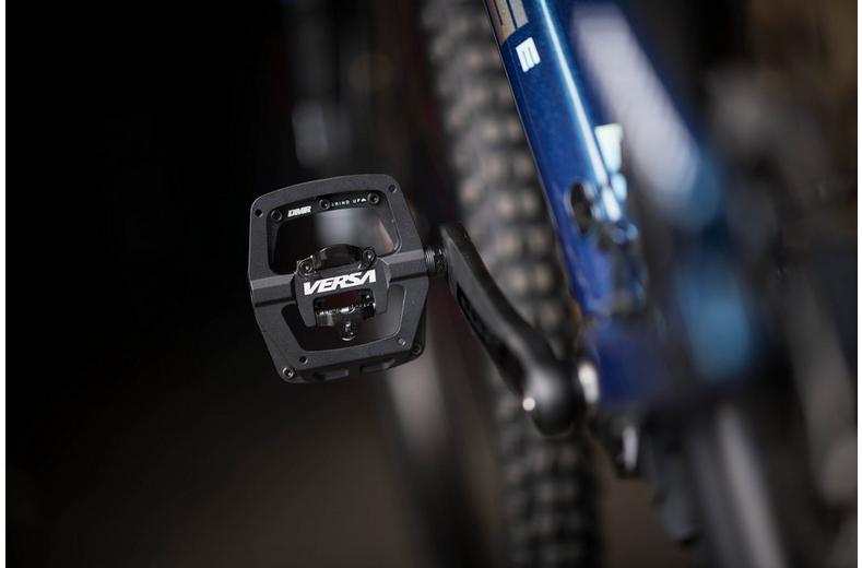 DMR Versa Pedals, Red DMR Versa Pedals, Red