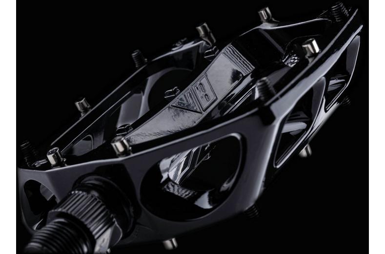 DMR V8 Classic Pedals, Black DMR V8 Classic Pedals, Black