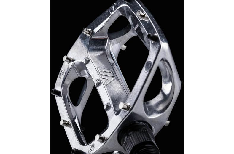 DMR V8 Classic Pedals DMR V8 Classic Pedals