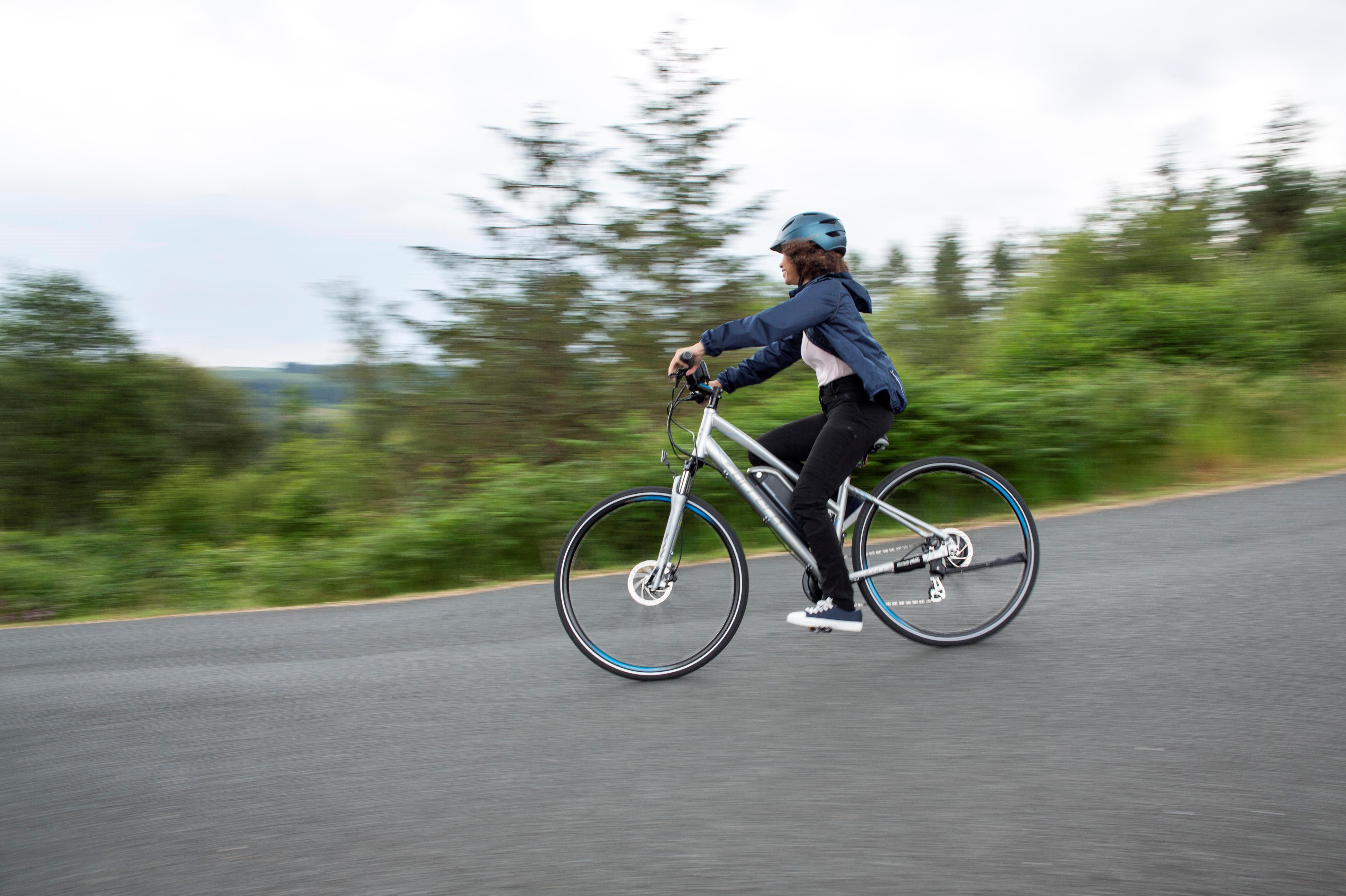 Halfords Advanced E-bike Helmet (55-61cm)
