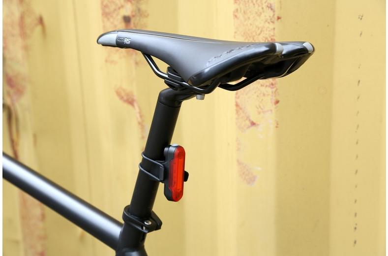 Halfords 25 Lumen Rear Bike Light Halfords 25 Lumen Rear Bike Light