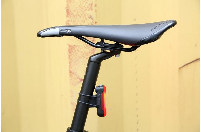 Halfords 25 Lumen Rear Bike Light Halfords 25 Lumen Rear Bike Light