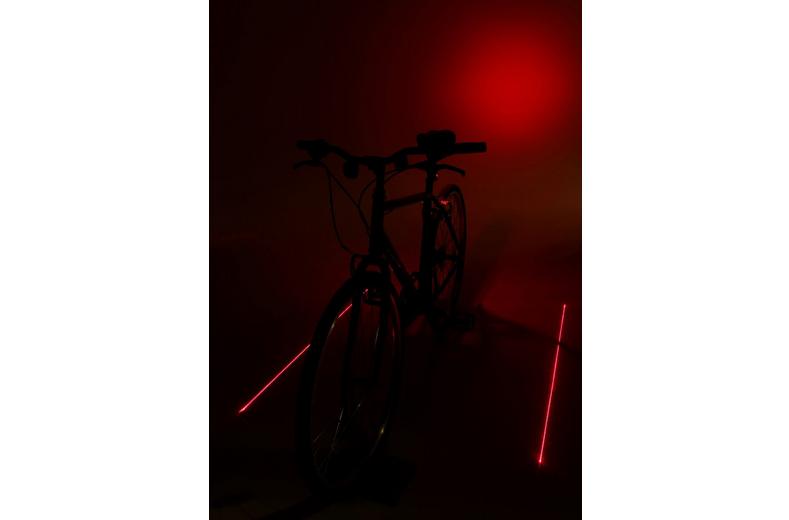 Halfords Advanced 100 Lumen Rear Bike Laser Light Halfords Advanced 100 Lumen Rear Bike Laser Light