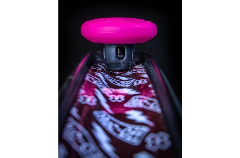 Muc-Off Tubeless Tag Holder & Valve Kit Muc-Off Tubeless Tag Holder & Valve Kit