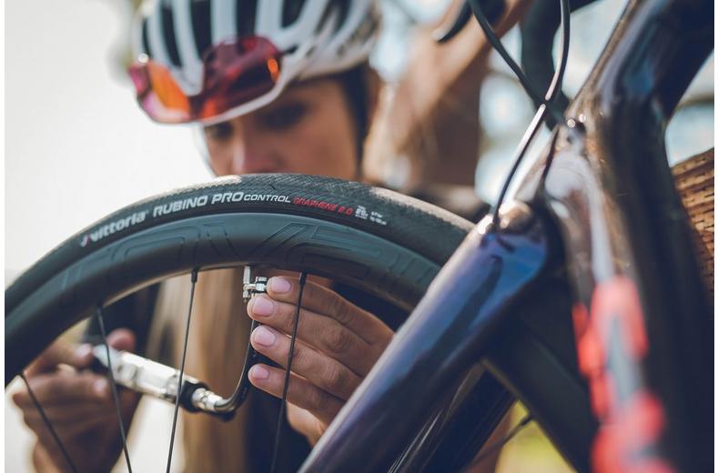 Lezyne Digital Pressure Drive Hand Pump Lezyne Digital Pressure Drive Hand Pump