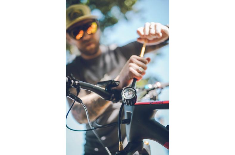 Lezyne Shock Drive Pump 400 PSI Lezyne Shock Drive Pump 400 PSI