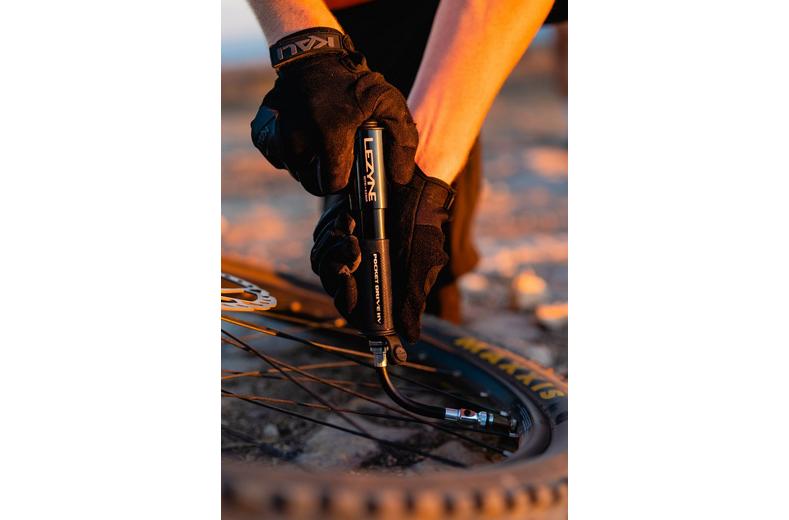 Lezyne Pocket Drive High Volume Hand Pump Lezyne Pocket Drive High Volume Hand Pump