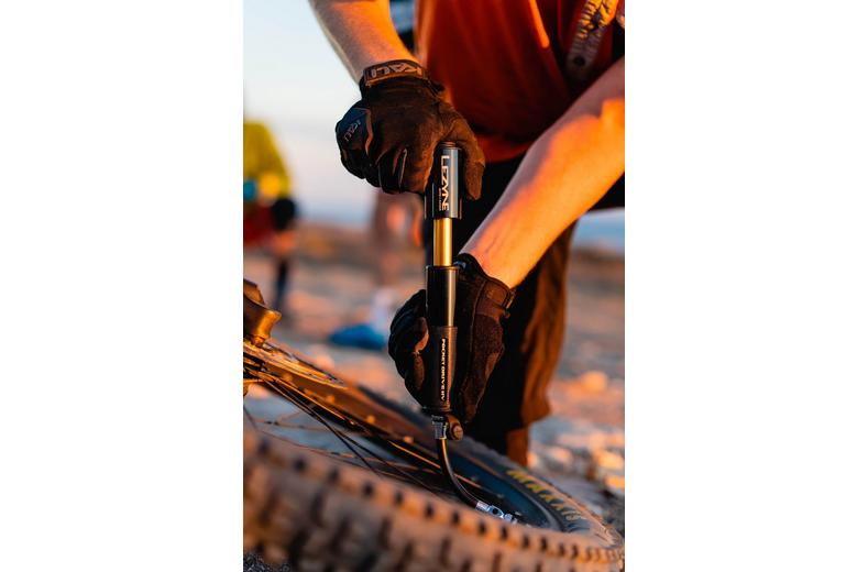 Lezyne Pocket Drive High Volume Hand Pump Lezyne Pocket Drive High Volume Hand Pump