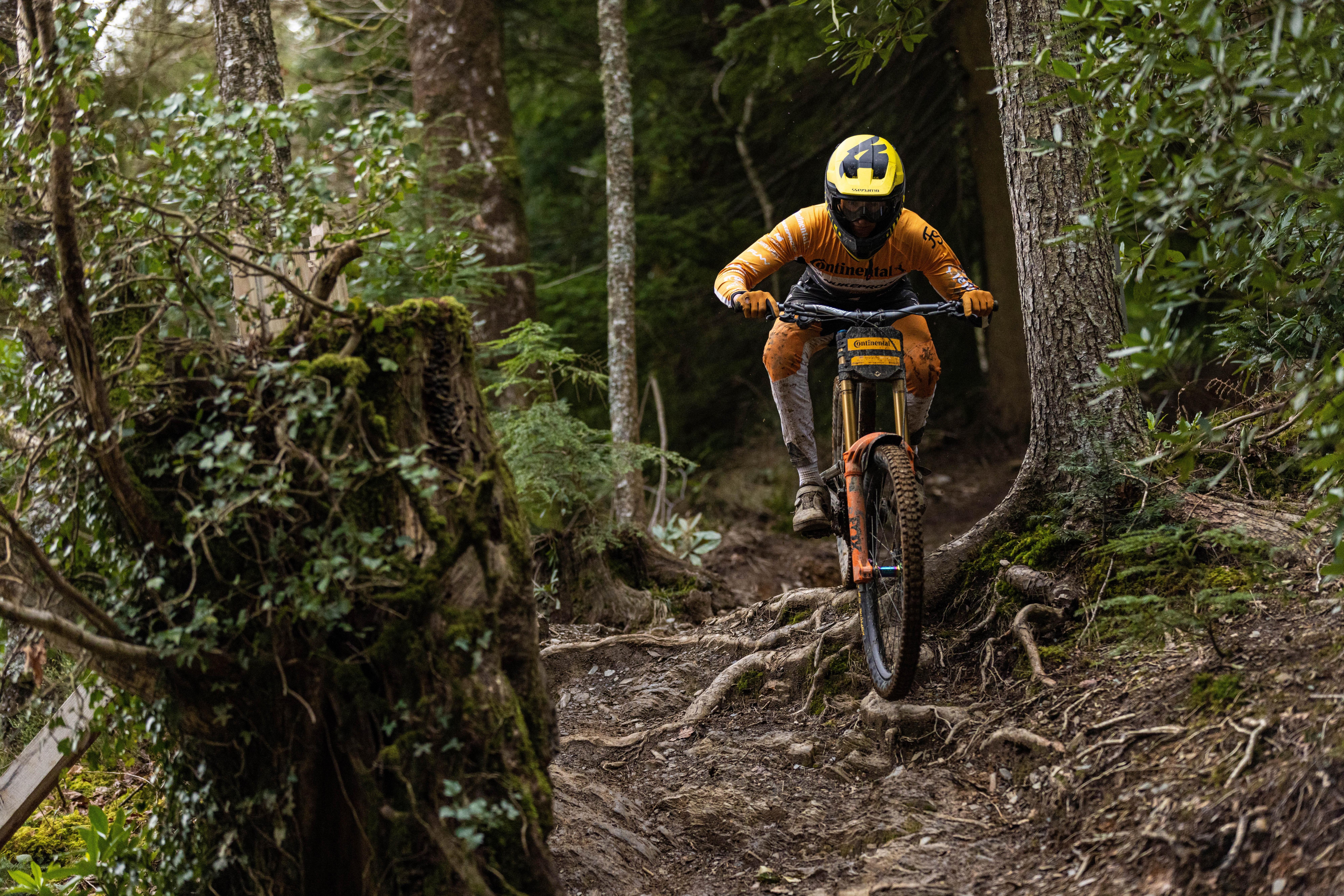 Continental Hydrotal Tyre, Downhill Supersoft, 27.5x2.4"