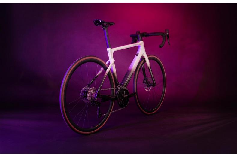 Boardman SLR 9.0 Carbon 105 Road Bike - XS, S, M, L, XL Frames Boardman SLR 9.0 Carbon 105 Road Bike - XS, S, M, L, XL Frames