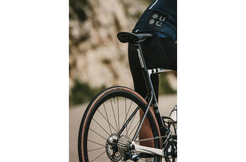 Goodyear Eagle F1 R Clincher Tyre, Black 700x32c Goodyear Eagle F1 R Clincher Tyre, Black 700x32c