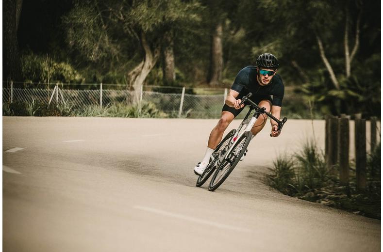 Goodyear Eagle F1 R Clincher Tyre, Black 700x32c Goodyear Eagle F1 R Clincher Tyre, Black 700x32c