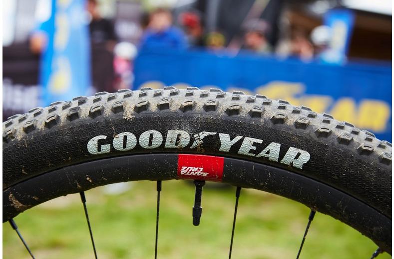 Goodyear Peak Tubeless Complete MTB Tyre, Black 29x2.40" Goodyear Peak Tubeless Complete MTB Tyre, Black 29x2.40"