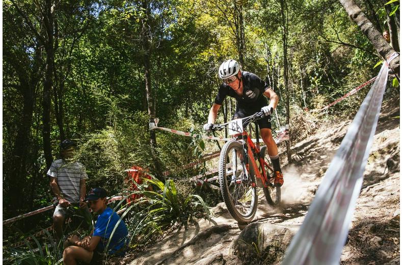 Goodyear Peak Tubeless Complete MTB Tyre, Black 29x2.40" Goodyear Peak Tubeless Complete MTB Tyre, Black 29x2.40"