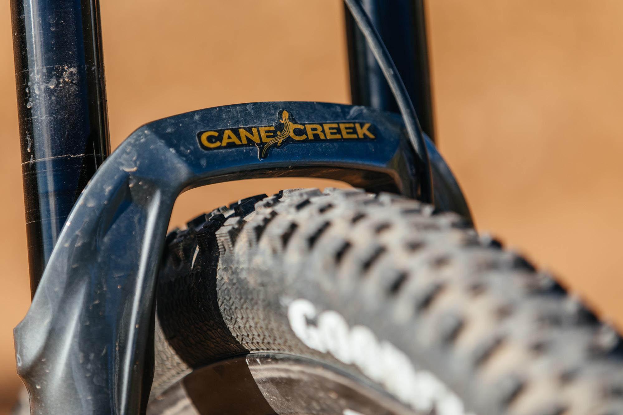 Goodyear Escape Tubeless Complete MTB Tyre, Black 27.5x2.60"