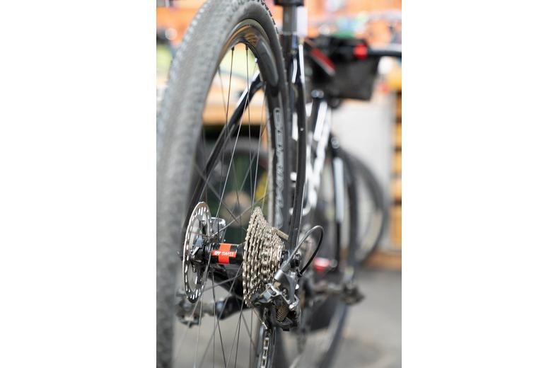 Goodyear Connector Tubeless Complete Gravel Tyre, Black 700x35c Goodyear Connector Tubeless Complete Gravel Tyre, Black 700x35c