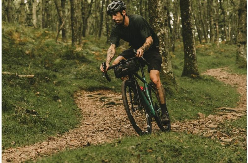 Goodyear Peak AT Tubeless Complete Gravel Tyre, Black 700x40c Goodyear Peak AT Tubeless Complete Gravel Tyre, Black 700x40c