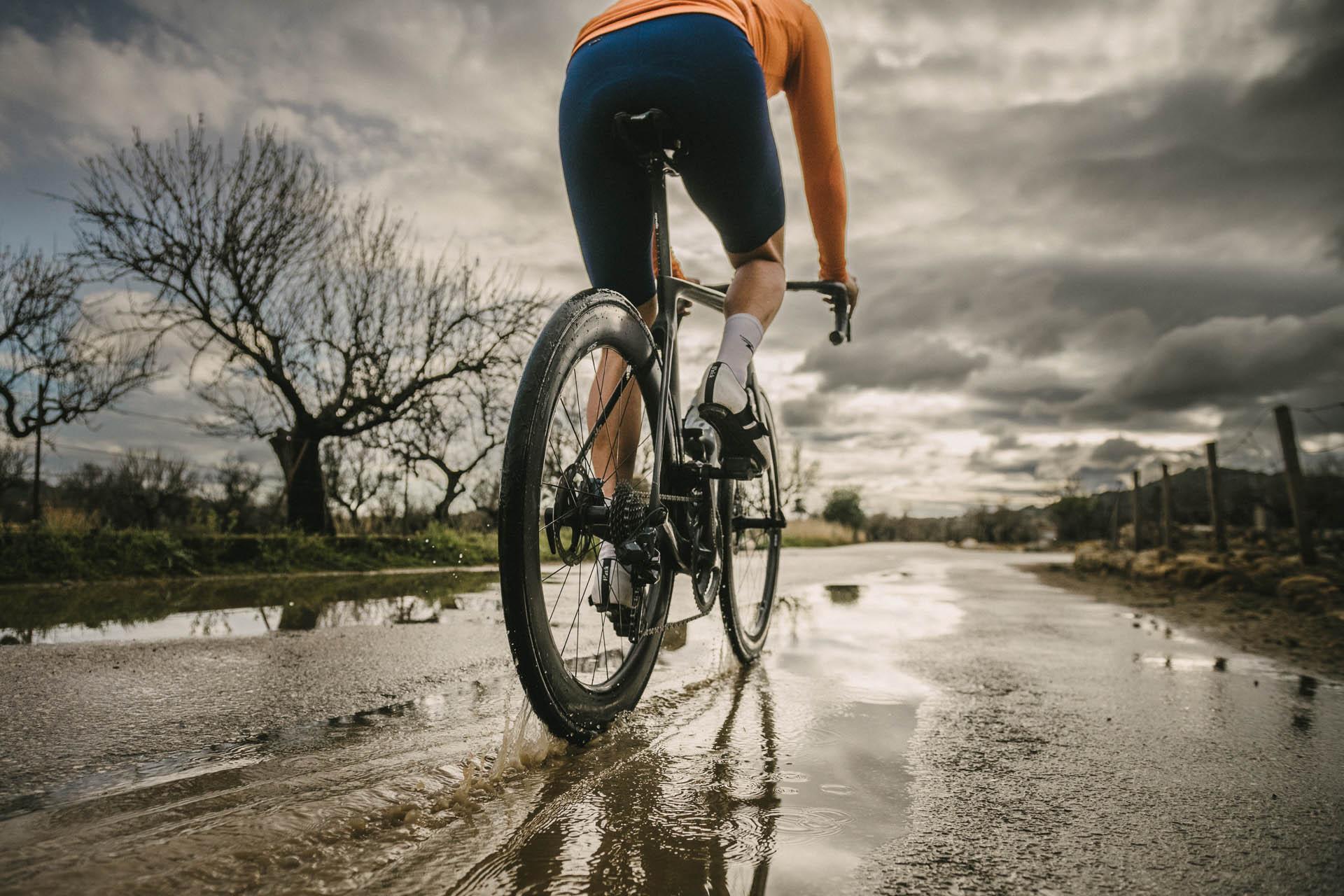 Goodyear Vector Sport Clincher Tyre, Black 700x25c